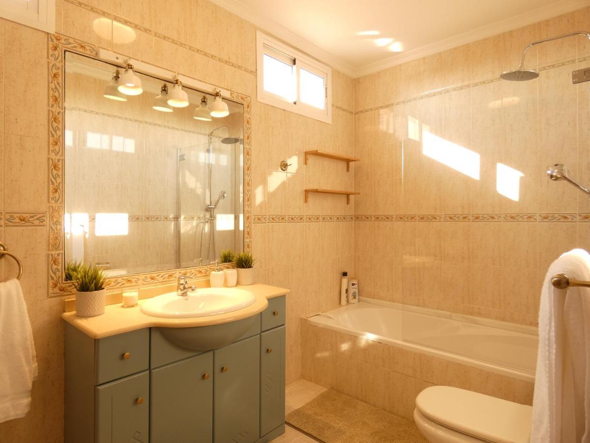 Top Floor Apartment Close To Beach トレ・デ・ベナガルボン エクステリア 写真